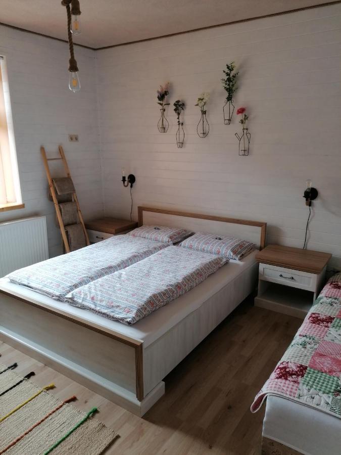 Apartman Trstinka Trstené Exteriör bild